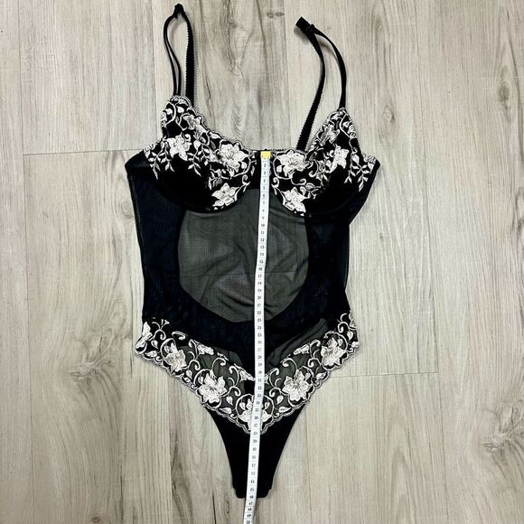 Victoria’s Secret teddy black mesh cream embroidery underwire sz36C NWOT vintage - Picture 6 of 15